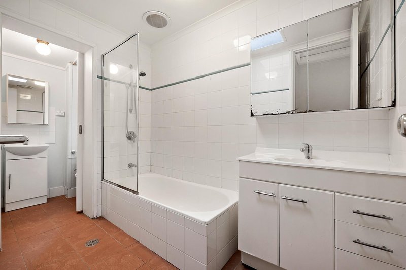 Photo - 5 Heaton Place, Downer ACT 2602 - Image 8