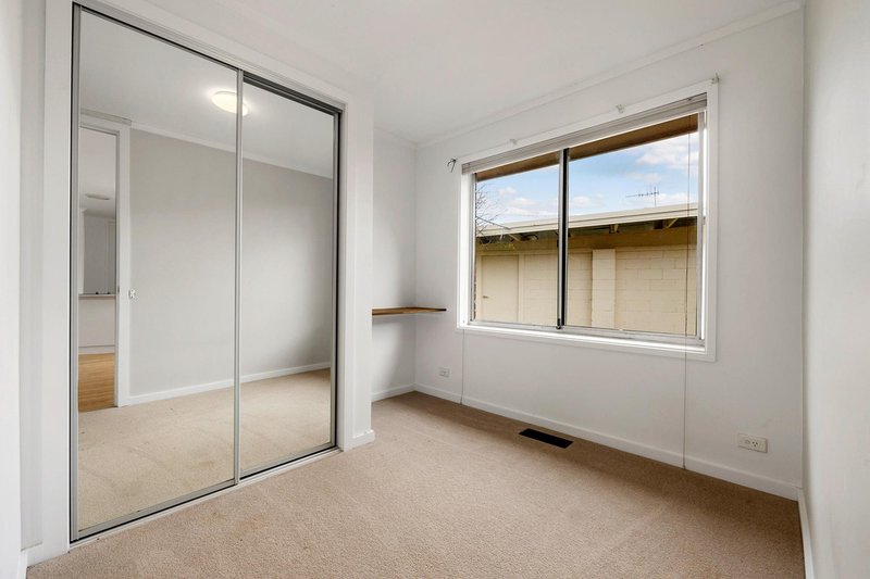 Photo - 5 Heaton Place, Downer ACT 2602 - Image 10