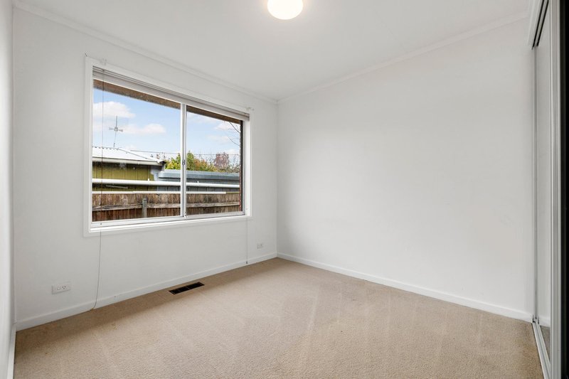 Photo - 5 Heaton Place, Downer ACT 2602 - Image 11