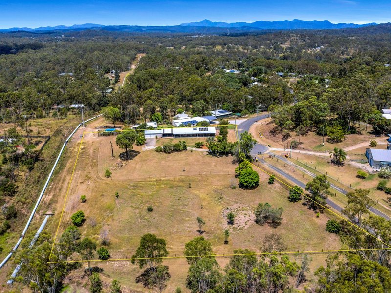 Photo - 5 Helen Crescent, Wurdong Heights QLD 4680 - Image 18