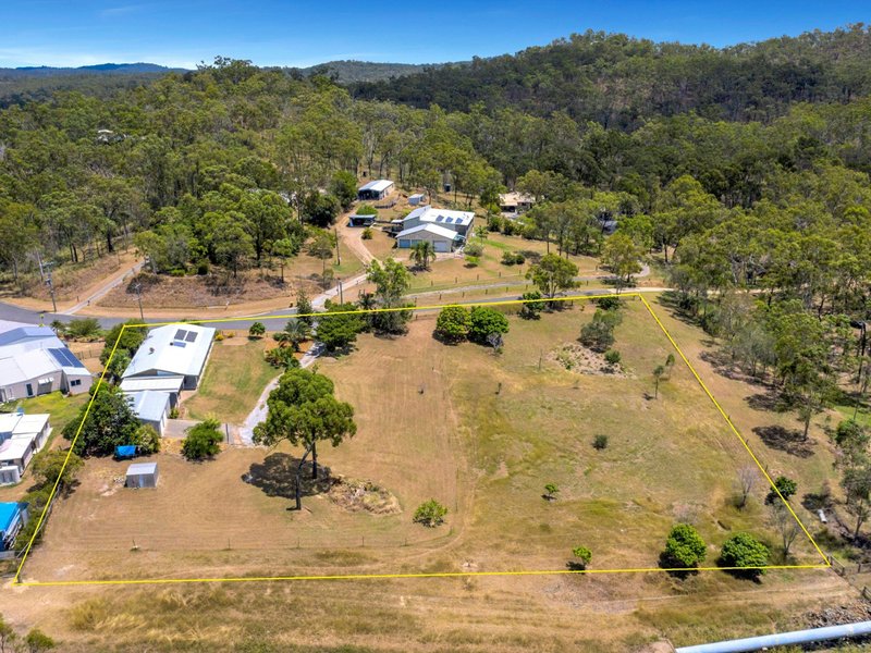 Photo - 5 Helen Crescent, Wurdong Heights QLD 4680 - Image 19