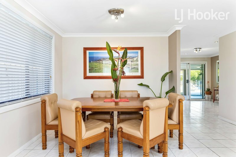 Photo - 5 Hendra Close, St Johns Park NSW 2176 - Image 10