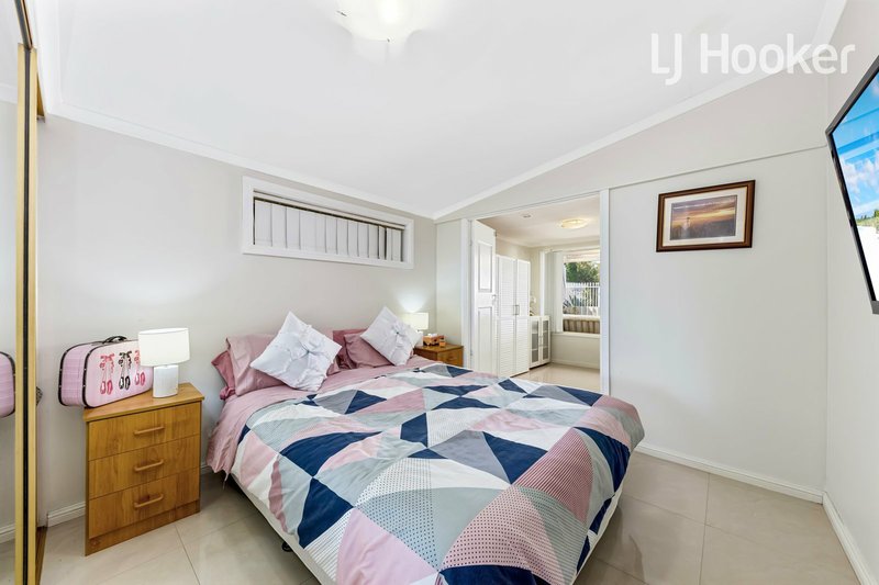 Photo - 5 Hendra Close, St Johns Park NSW 2176 - Image 14