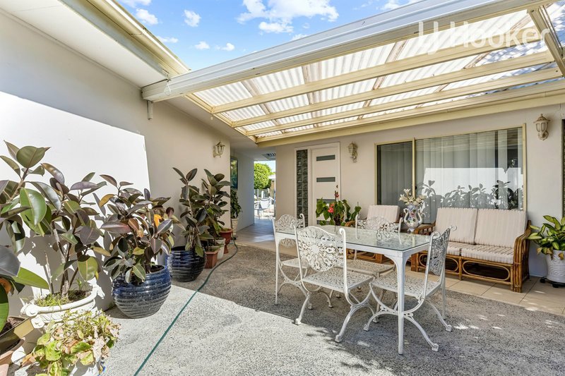 Photo - 5 Hendra Close, St Johns Park NSW 2176 - Image 16