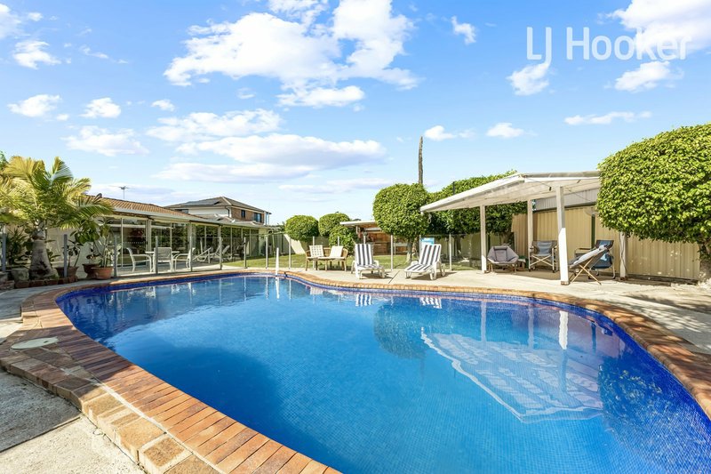 Photo - 5 Hendra Close, St Johns Park NSW 2176 - Image 17