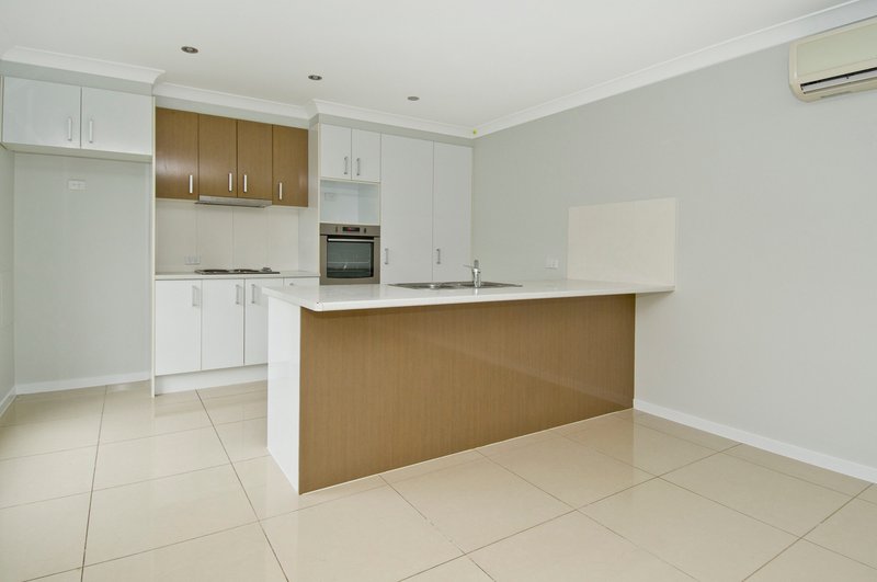 Photo - 5 Henry Street, Coomera QLD 4209 - Image 4