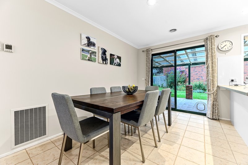 Photo - 5 Henshaw Court, Narre Warren South VIC 3805 - Image 5