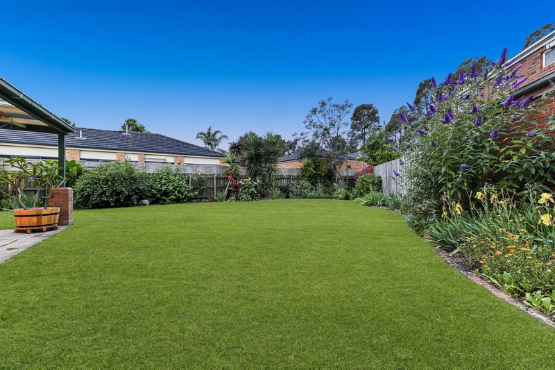 Photo - 5 Henshaw Court, Narre Warren South VIC 3805 - Image 17