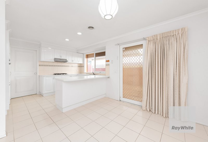 Photo - 5 Hepburn Place, Sydenham VIC 3037 - Image 3