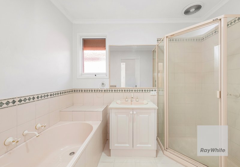 Photo - 5 Hepburn Place, Sydenham VIC 3037 - Image 6