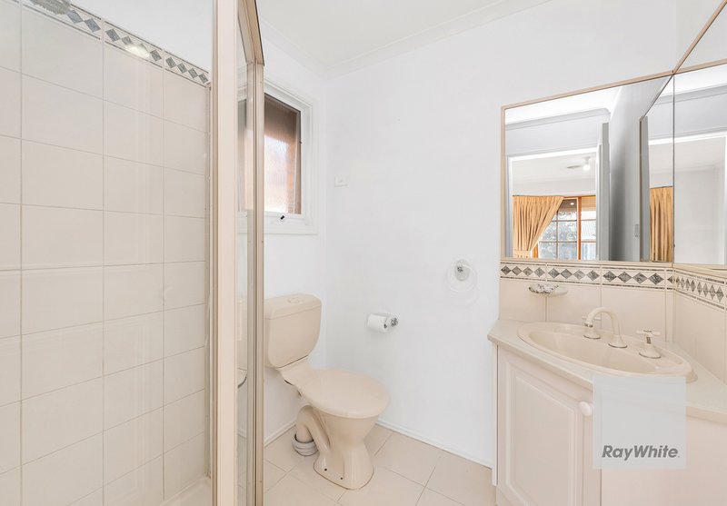 Photo - 5 Hepburn Place, Sydenham VIC 3037 - Image 7
