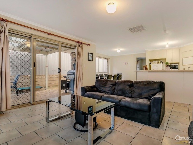 Photo - 5 Hertford Place, Noarlunga Downs SA 5168 - Image 4