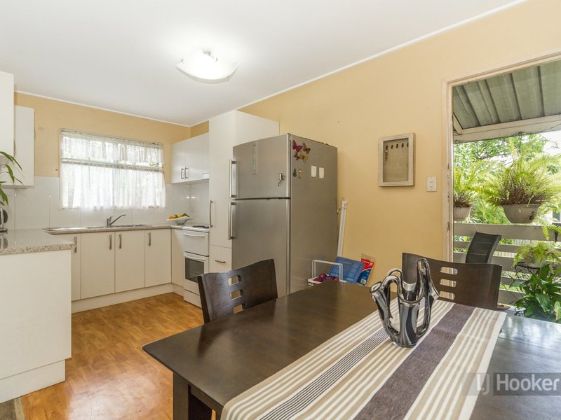 Photo - 5 Hibiscus Street, Kingston QLD 4114 - Image 4