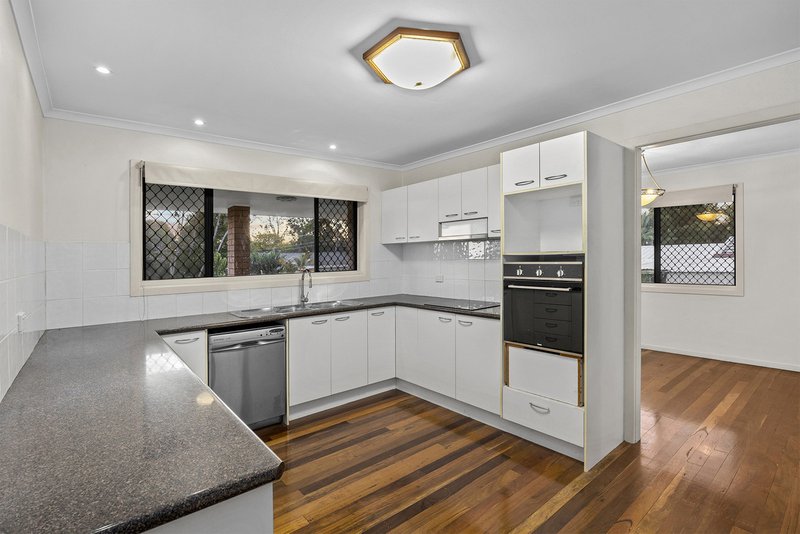 Photo - 5 Highcrest Drive, Browns Plains QLD 4118 - Image 4