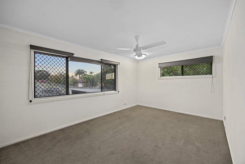 Photo - 5 Highcrest Drive, Browns Plains QLD 4118 - Image 10
