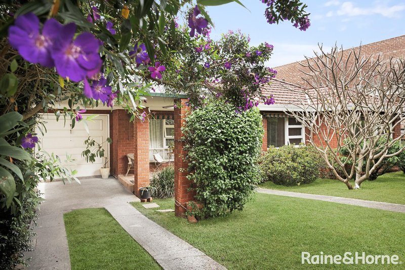 Photo - 5 Highland Crescent, Earlwood NSW 2206 - Image 1