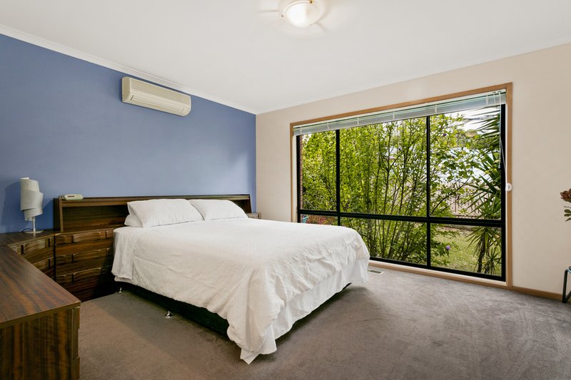 Photo - 5 Highland Drive, Pakenham VIC 3810 - Image 3