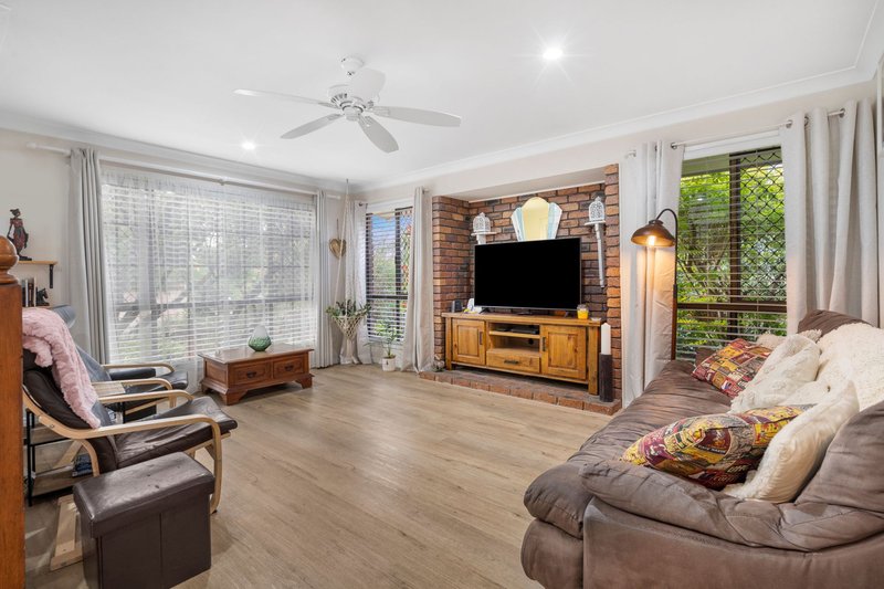 Photo - 5 Hill Park Crescent, Rochedale South QLD 4123 - Image 2