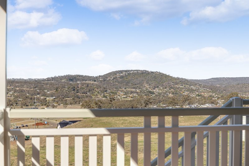 Photo - 5 Hillside Court, Mount Rascal QLD 4350 - Image 17