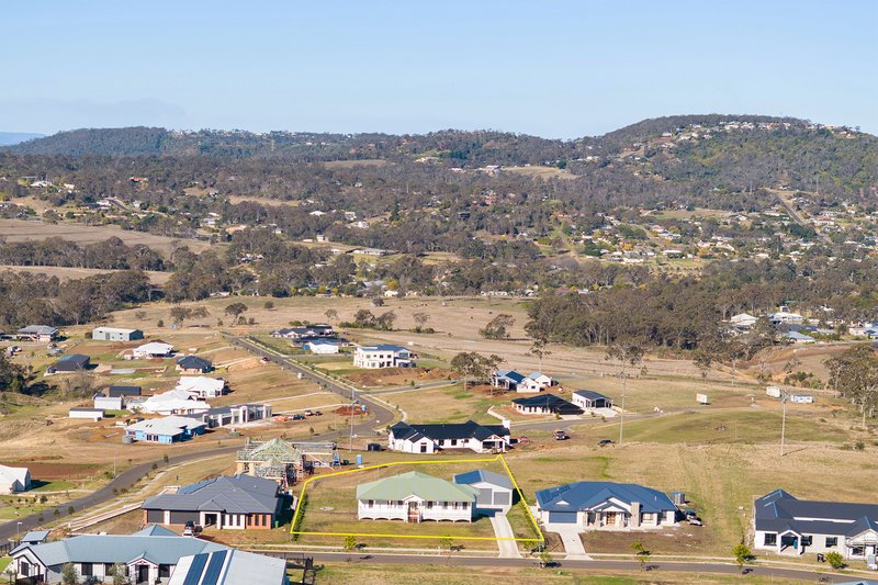 Photo - 5 Hillside Court, Mount Rascal QLD 4350 - Image 20