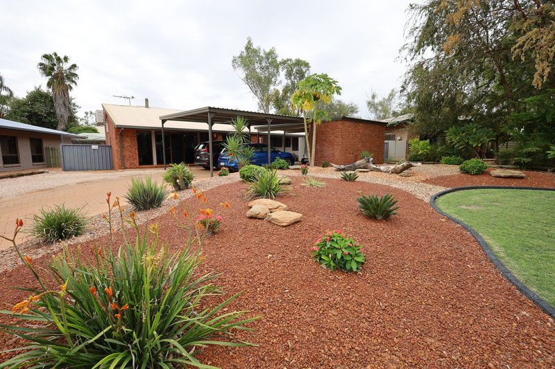 5 Hillside Gardens, Desert Springs NT 0870