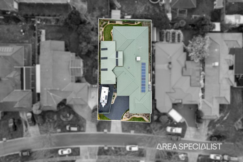 Photo - 5 Hillston Court, Narre Warren South VIC 3805 - Image 32