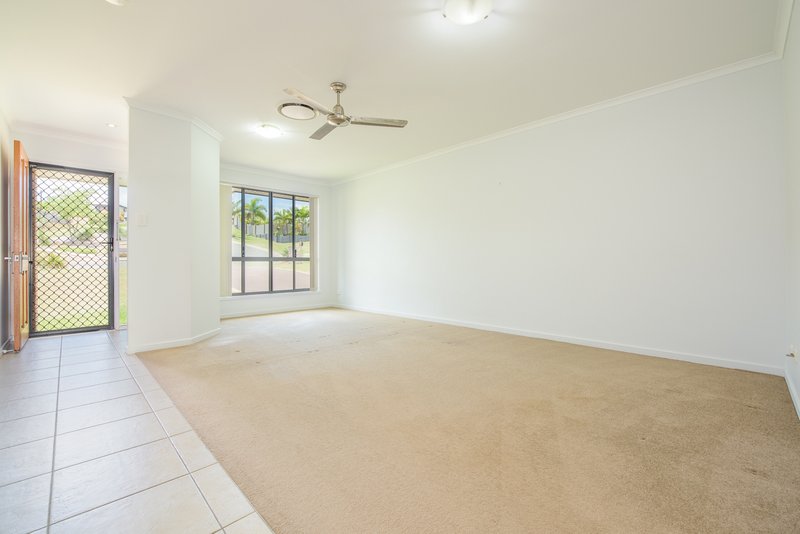 Photo - 5 Hillview Place, New Auckland QLD 4680 - Image 6