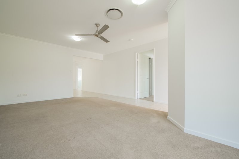 Photo - 5 Hillview Place, New Auckland QLD 4680 - Image 7