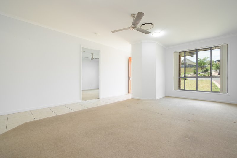 Photo - 5 Hillview Place, New Auckland QLD 4680 - Image 8