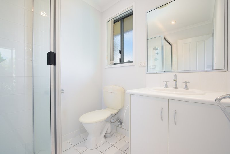 Photo - 5 Hillview Place, New Auckland QLD 4680 - Image 10