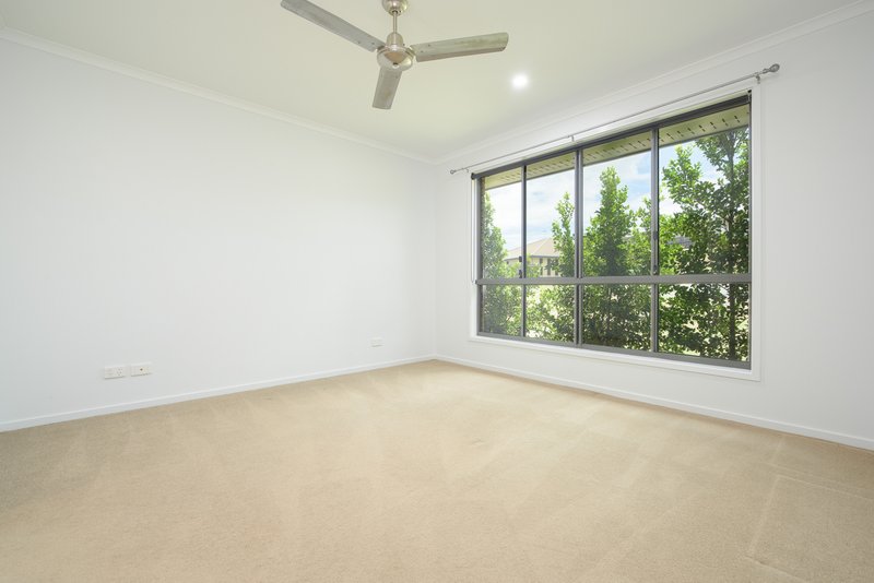 Photo - 5 Hillview Place, New Auckland QLD 4680 - Image 13