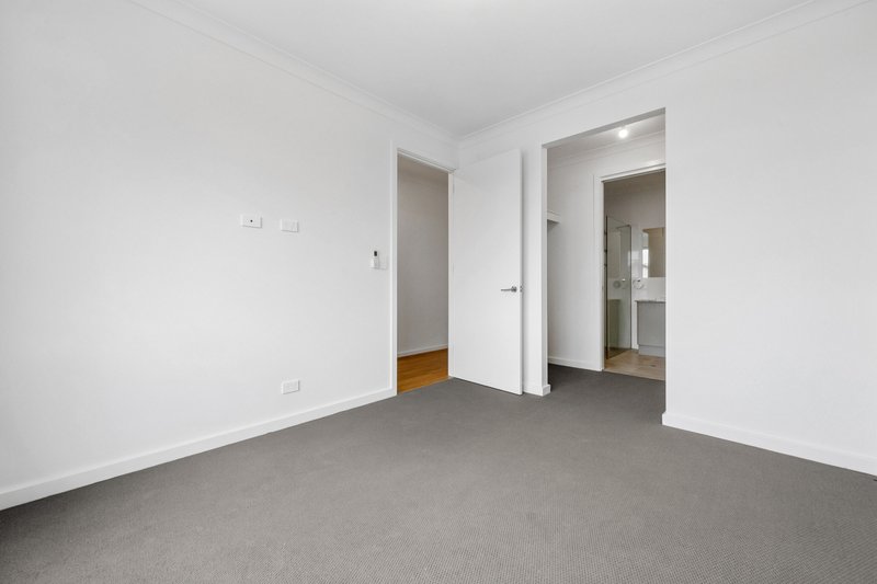 Photo - 5 Hirono Close, Mount Barker SA 5251 - Image 2