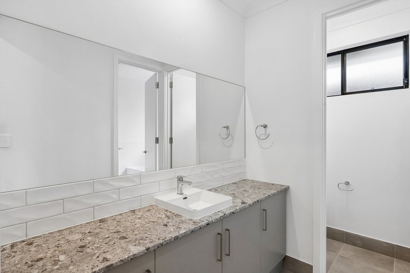 Photo - 5 Hirono Close, Mount Barker SA 5251 - Image 5
