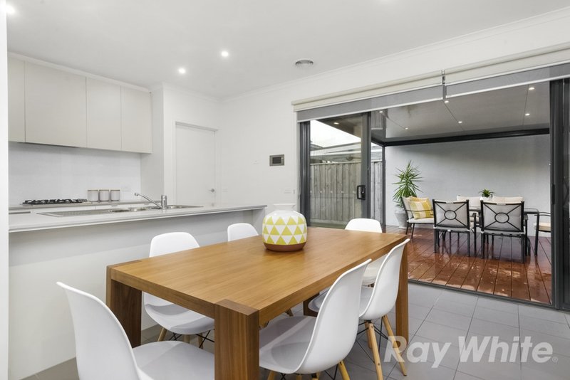 Photo - 5 Hoddle Street, Mulgrave VIC 3170 - Image 2