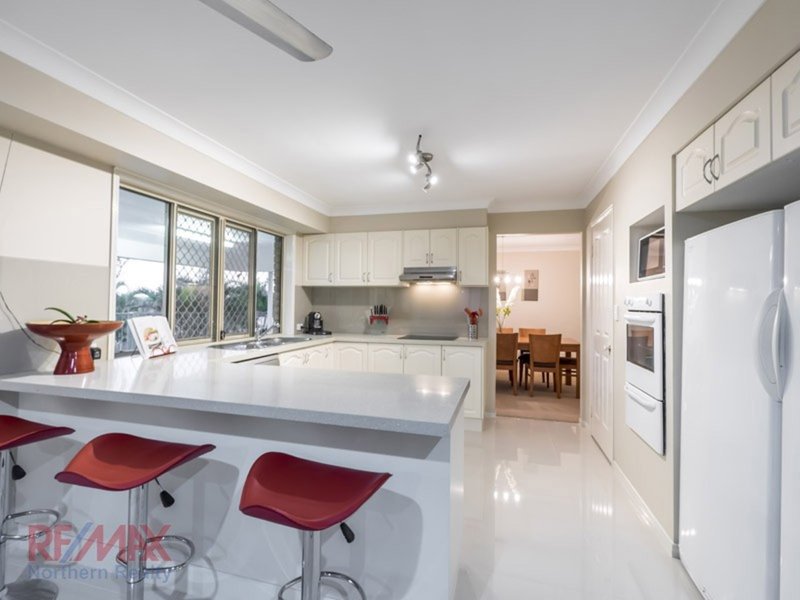 Photo - 5 Holly Court, Albany Creek QLD 4035 - Image 10