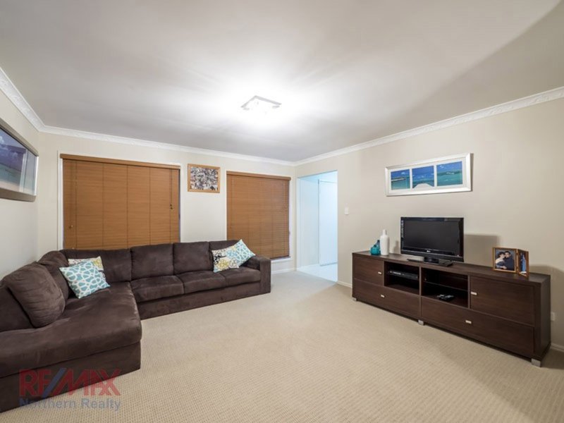 Photo - 5 Holly Court, Albany Creek QLD 4035 - Image 12