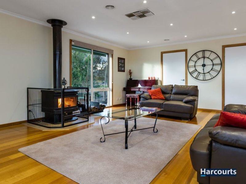 Photo - 5 Hollyview Court, Rowville VIC 3178 - Image 2