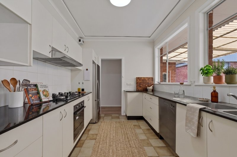 Photo - 5 Holmes Street, Turramurra NSW 2074 - Image 2