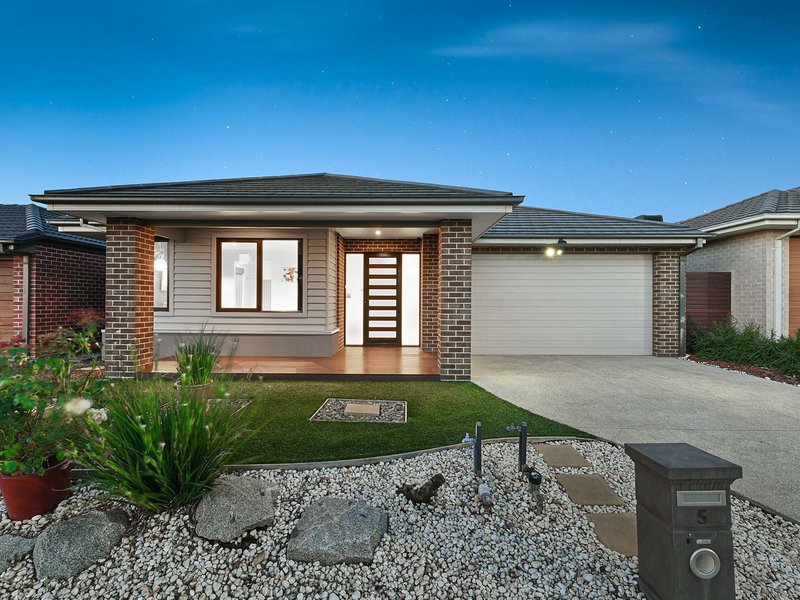 5 Holsteiner Terrace, Clyde North VIC 3978