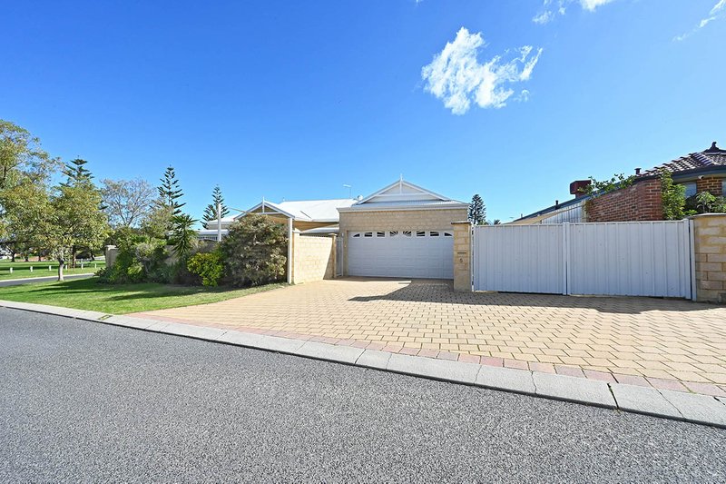 Photo - 5 Holyhead Green, Mindarie WA 6030 - Image 6