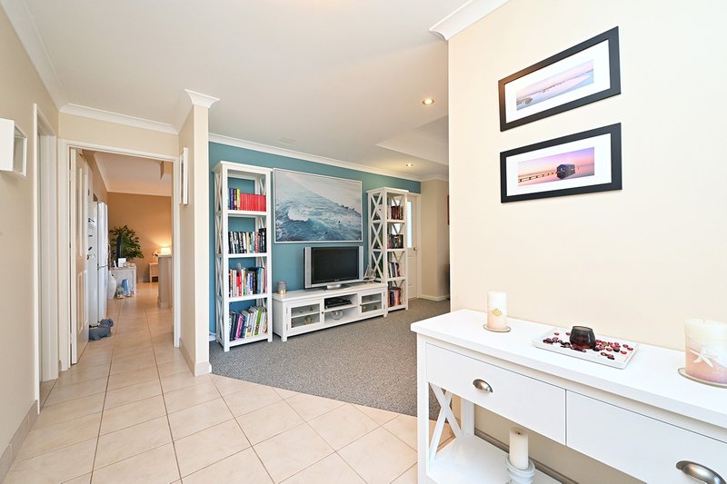 Photo - 5 Holyhead Green, Mindarie WA 6030 - Image 8