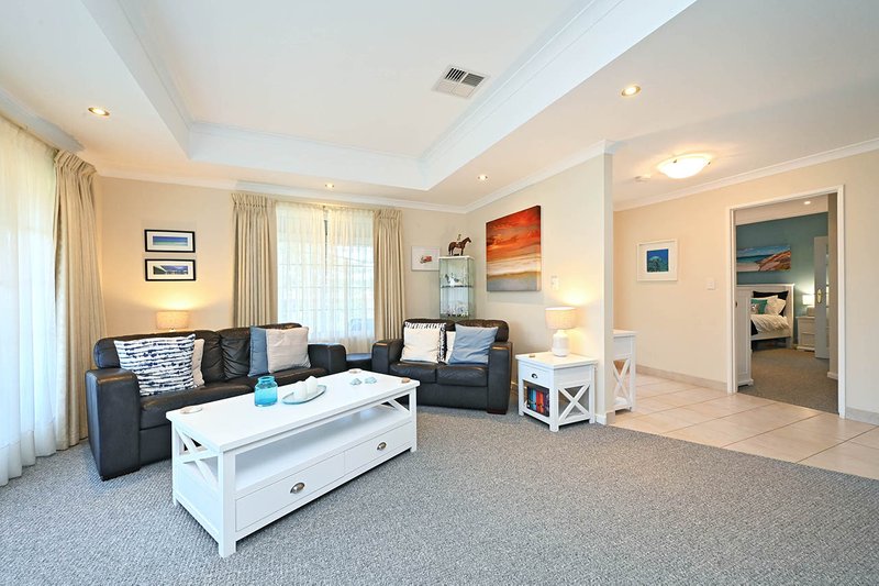 Photo - 5 Holyhead Green, Mindarie WA 6030 - Image 10