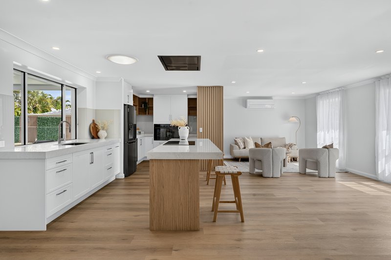 Photo - 5 Homebush Drive, Robina QLD 4226 - Image 2