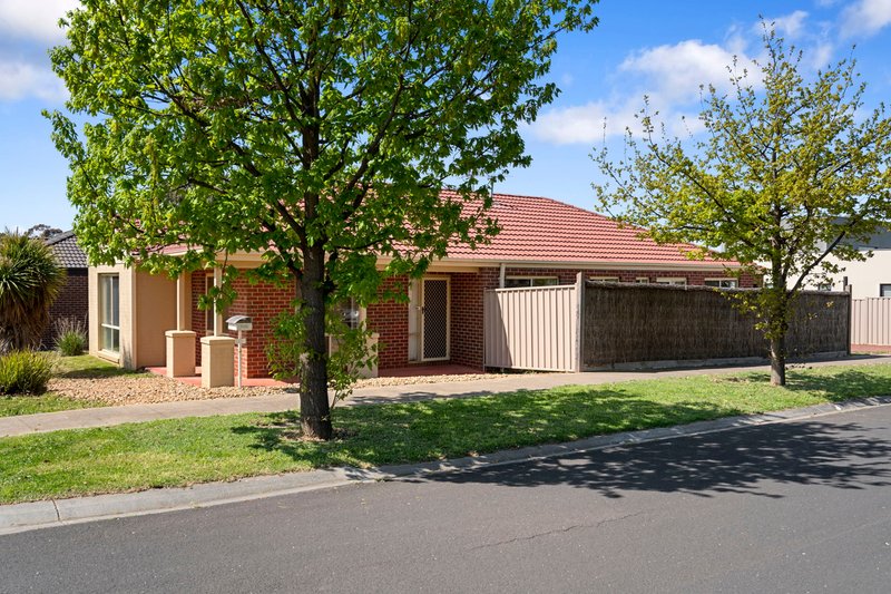 5 Honour Lane, Caroline Springs VIC 3023