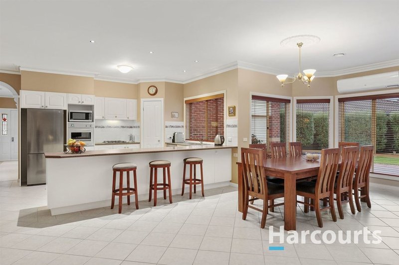 Photo - 5 Horatio Close, Rowville VIC 3178 - Image 3