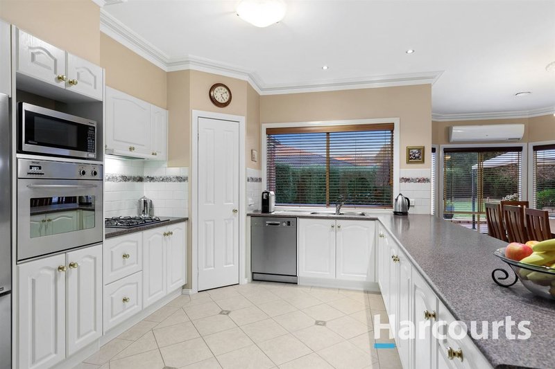 Photo - 5 Horatio Close, Rowville VIC 3178 - Image 4