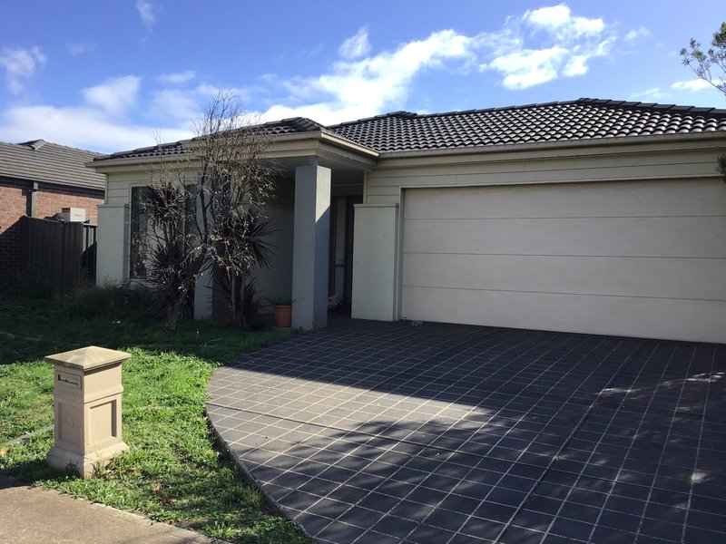 5 Howard Place, Deer Park VIC 3023