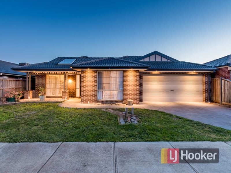 5 Howe Way, Cranbourne East VIC 3977