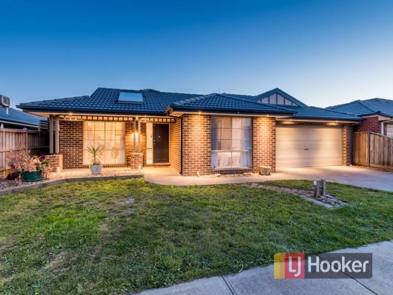 Photo - 5 Howe Way, Cranbourne East VIC 3977 - Image 9