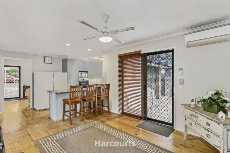 Photo - 5 Howitt Court, Berwick VIC 3806 - Image 3